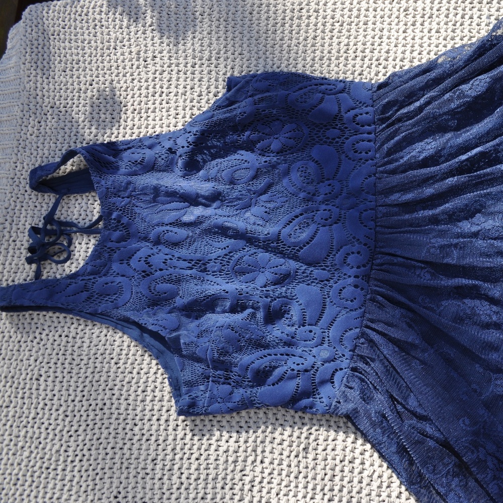 Hollister lace and velvet dress